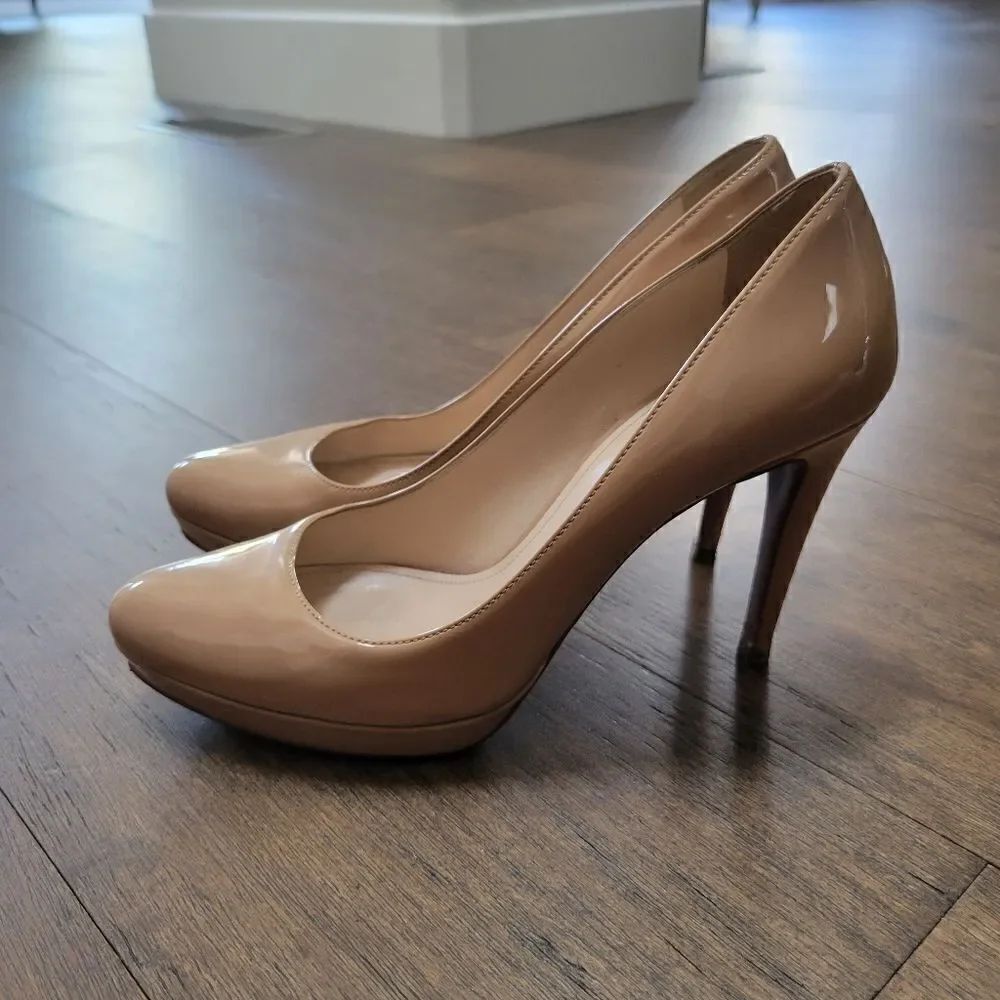 PRADA Nude Pumps 36